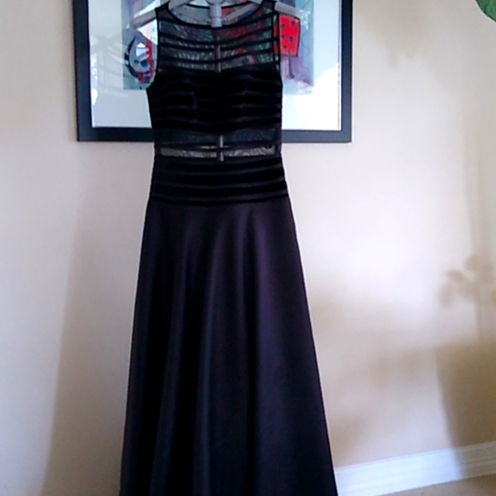 JS Collections gown